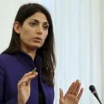 Gaffe dell’Amministrazione Raggi: regala abbonamenti a chi già non li paga