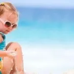 Bambini troppo nervosi al mare: la colpa è dei genitori