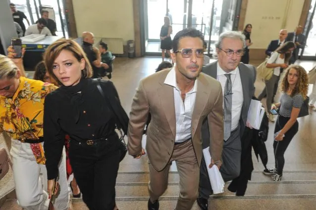 Fabrizio Corona, revoca dell’affidamento: giudici rimandano decisione