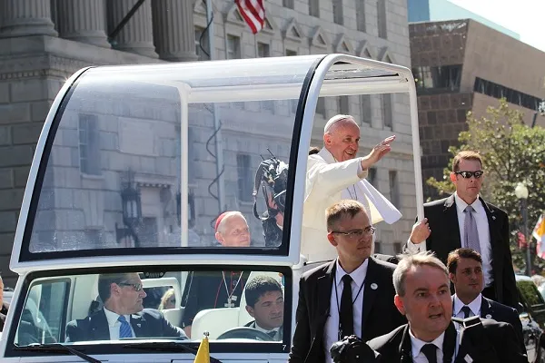 Come evitare il tradimento, il monito di Papa Francesco