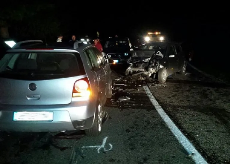 Padova: frontale tra due auto a Grantorto, una vittima e quattro feriti