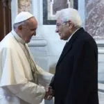 Papa Francesco compie 86 anni: il regalo che desidera e gli auguri di Mattarella